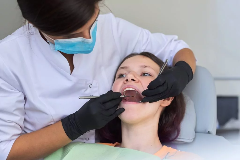  dental treatment procedure in dental office